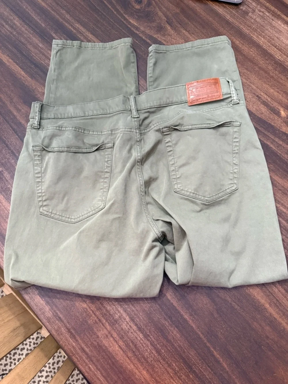 Lucky Brand Men's Olive Green Casual Pants